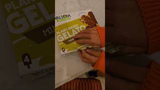 😲 Pistache ijs van Jumbo Valsoia Gelato vegan pistachio dubaichocolate plantbased [upl. by Elynad]