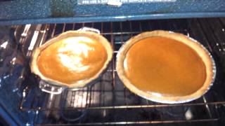 How to know when your perfect pumpkin pie is done [upl. by Frye]