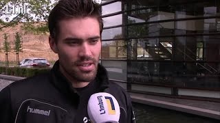 Tom Dumoulin zit weer op de fiets 15072015 [upl. by Yeca]