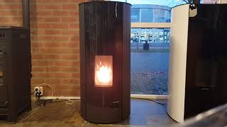 Opstart van Palazzetti Nina pelletkachel Start up pelletstove Palazzetti Nina [upl. by Barnabas]