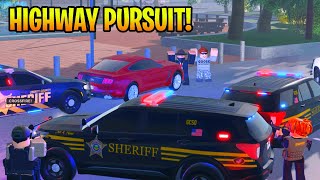 HIGH SPEED PURSUIT ON THE HIGHWAY ENDS IN A SHOOTOUT ERLC Realistic Roleplay Roblox [upl. by Pigeon736]