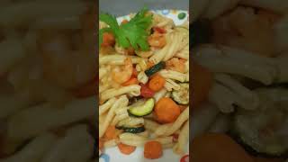 food pasta con verdure e gamberetti provatelo [upl. by Kaylee]