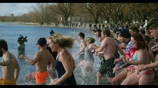 2019 Toronto Polar Bear Dip on New Year’s Day at Sunnyside Beach [upl. by Winn372]