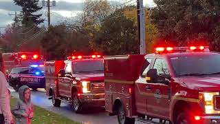 Seattle Fire Rescue 1 arriving on a Rescue Trench [upl. by Nicoli233]