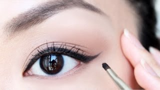 HOW TO Apply Eyeliner For Beginners  chiutips [upl. by Cilka]