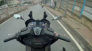 FUARA GİDEMEDİK AMA PİAGGİO MP3 530 VE KYMCO AK550 SÜRDÜK [upl. by Dnamron128]