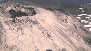 Cráter del volcán Nevados de Chillán del 812016 [upl. by Pokorny]