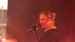 Lea singing „I drink wine“ at Adele Munich [upl. by Golanka]