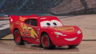 Cars 3 Lightning McQueen Disney Pixar Mattel 2017 Diecast Review [upl. by Novehs757]