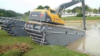 Backhoe vs Excavator [upl. by Pirzada198]