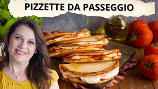 Pizzette da passeggio come ottenere delle pizze calde e filanti [upl. by Erin]