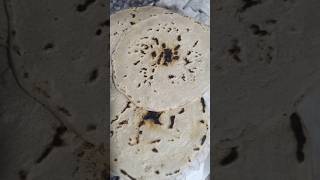 Makke ki roti recipe ❤️gao ka yemmy 😋 khana [upl. by Ahsela]