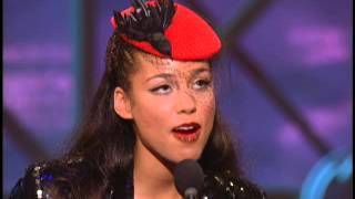 Alicia Keys Wins SoulRampB New Artist  AMA 2002 [upl. by Trixy]