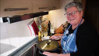 Erbsensuppe aus den Grundzutaten kochen [upl. by Caye]