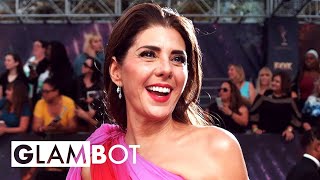 Marisa Tomei GLAMBOT Behind the Scenes at Emmys  E Red Carpet amp Award Shows [upl. by Myranda]