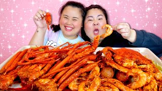 KING CRAB LEGS  GIANT SHRIMP  CRAWFISH SEAFOOD BOIL MUKBANG 먹방 EATING SHOW [upl. by Welford42]