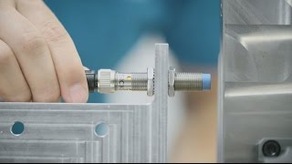 Die zuverlässige Lösung für die Werkzeugmaschinenindustrie  Induktiver Sensor IMB  SICK AG [upl. by Raye]