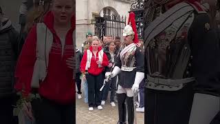 Crazy king guard royalhorseguard horseguard tourist [upl. by Otter]