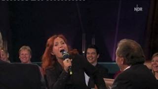 Simone Kermes singt quotBiene Majaquot NDR Talkshow [upl. by Neelyahs]