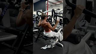 Have you tried a hoist machine femalebodybuilding bodybuilding backdayworkout backday [upl. by Nancy]