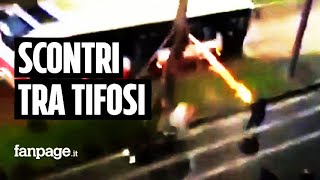 NapoliEintracht scontri tra tifosi bus assaltati in via Vespucci bottigliate in piazza Bellini [upl. by Nnylyoj]