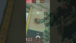 common siege w lol r6 rainbowsixsiege 6siege rainbowsixsiegeclip brava glitch [upl. by Guthrey]