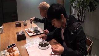 GDragon Top and Daesung eating together [upl. by Lemon]