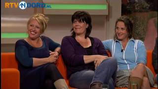 Vrouw Holland presenteert songfestivallied over borsten [upl. by Bolitho]