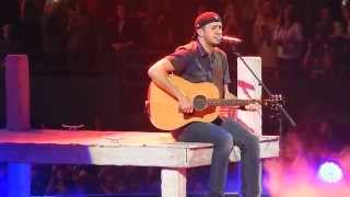 Luke Bryan Drink A Beer Live in Lexington 22114 [upl. by Aramoy]