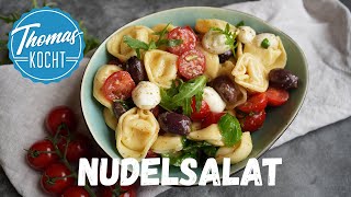 Nudelsalat mediterran mit Tomaten und Mozarella  Tortellinisalat [upl. by Pan]