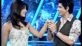 Shah Rukh Khan proposes to Priyanka Chopra in Don style [upl. by Yug]