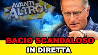 CONDUTTORI TV reagiscono a BACIO SHOCK in diretta [upl. by Cardinal]