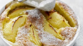 Recette  Tarte aux pommes sans pâte inratable [upl. by Ahsemac]