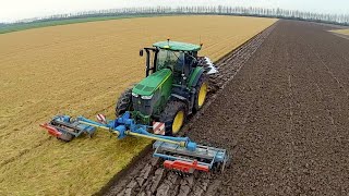 Ploughing amp Power Harrowing in one pass with a John Deere 7280R  Lemken Zirkon  Kverneland [upl. by Sedecram]