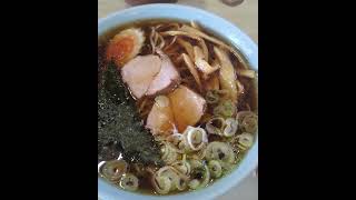 醤油ラーメンを食らう動画 ラーメン 醤油 ナルト [upl. by Ahsinam94]