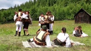 quotStrăjerii Bucovineiquot din Pojorâta  Suită de jocuri din Bucovina [upl. by Ahseryt]