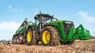 TractorFlash – Trattori John Deere Serie 8R con rimorchio per il trasporto di cereali [upl. by Ainatit]