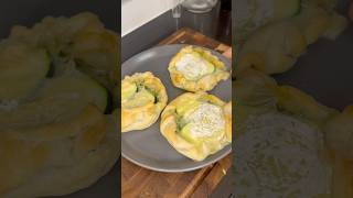 ✨ Tartelettes pesto courgette cabecou ✨ en 15mn shorts recette recettefacile asmr food tarte [upl. by Honebein]