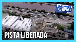 Pista central da Marginal Tietê é liberada após fechamento de cratera [upl. by Thorncombe]