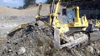 Ready to SHOVE  Komatsu D475s Hogging Rock [upl. by Slack]