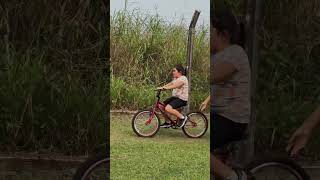 Tiramos as rodinhas da bike 🚲 memórias pra vida ❤️💙maternidade filhos gêmeos [upl. by Ymot]