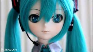 Unboxing  My First Dollfie Dream Hatsune Miku [upl. by Ajnos]