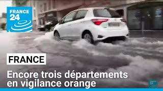 Encore trois départements en vigilance orange pluieinondation • FRANCE 24 [upl. by Eiuol494]