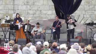 Offa Rex sings The Gardener at 2017 Newport Folk Festival [upl. by Guthry]