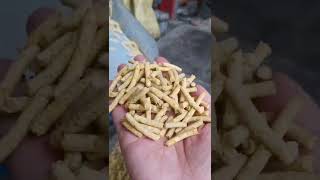 Wood pellet making machine wood pellets making machine from olive leaf [upl. by Ahsikcin146]