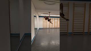 Spinning Pole Kurs Choreo mit Ballerina Shape Ball und Daphne quotDeep Endquot Song Holly Humberstone [upl. by Reginald]