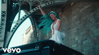 KAROL G Mariah Angeliq  EL MAKINON Official Video [upl. by Tolland49]