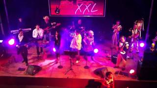 Six For XXL Live [upl. by Annailuj]