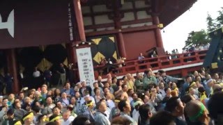 三社祭 平成２７年度 宮出し 喧嘩バトル！殴り合い！！ 浅草神社例大祭 [upl. by Ferneau]