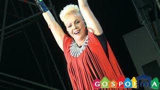 Lepa Brena  LIVE  Mile voli disko  Novi Becej 30082015 [upl. by Etneciv]